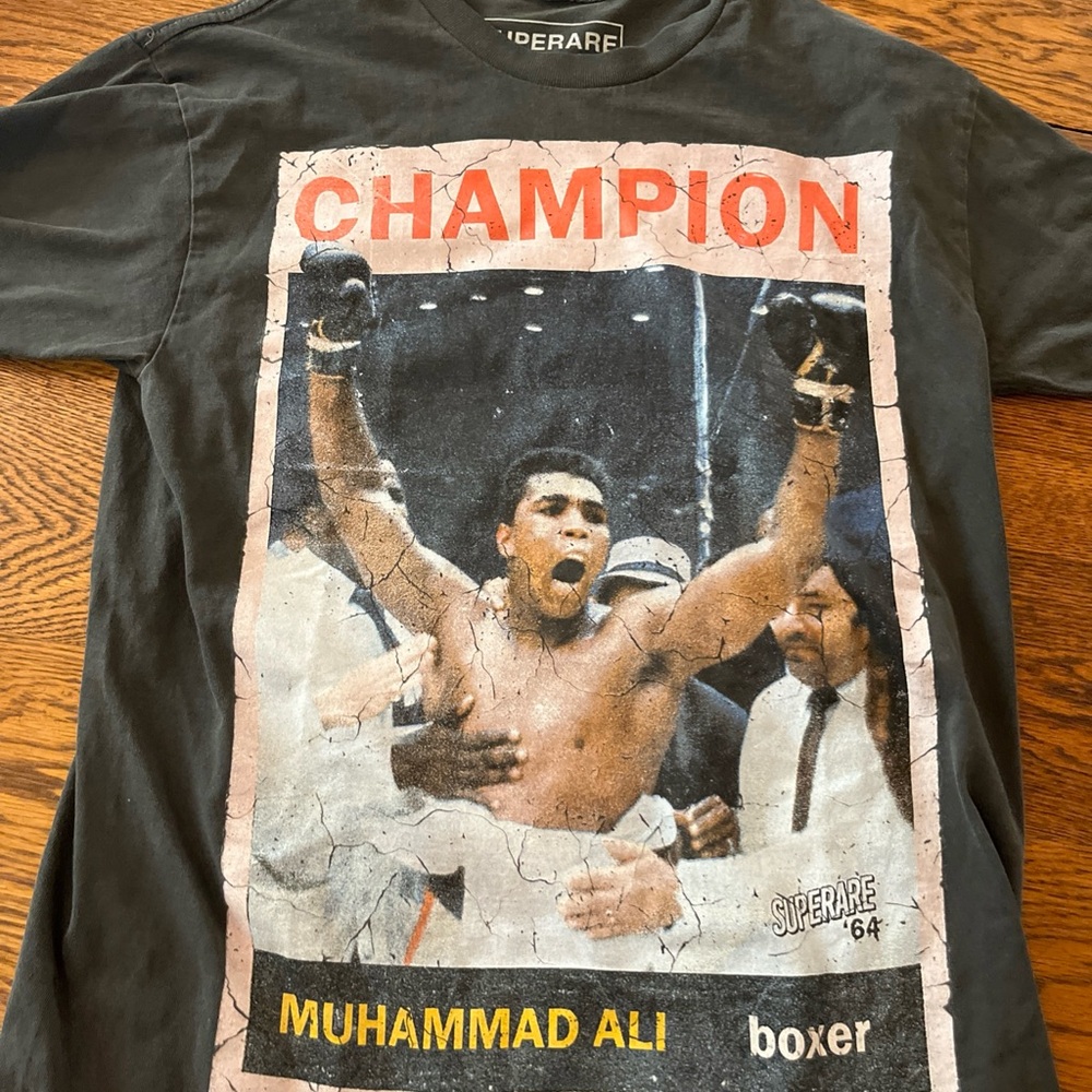 Muhammad Ali shirt small